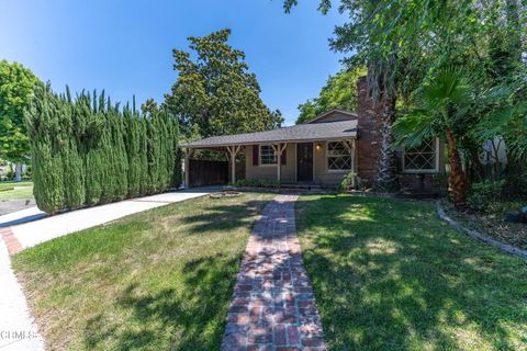Photo of 4618 Crown Avenue, La Canada Flintridge, CA 91011 (MLS # P1-27246)