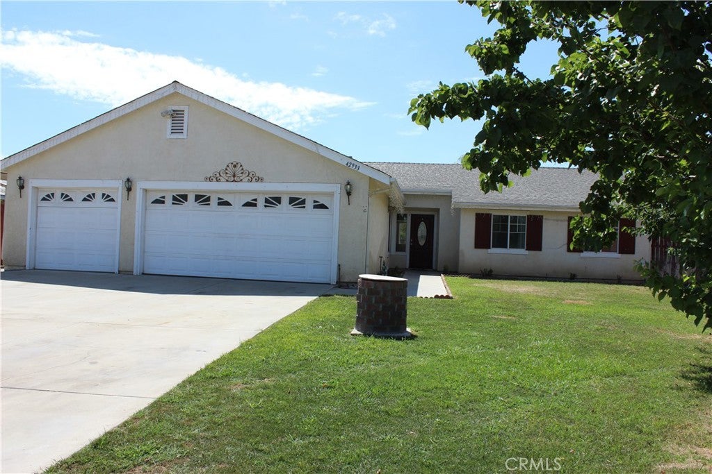 42933 Woodside Court