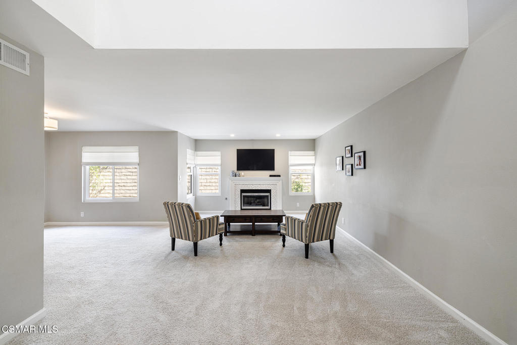 4427 Skyglen Court