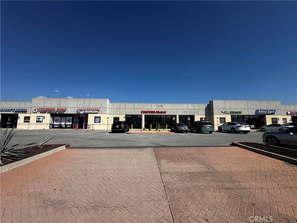 14976 Foothill 600
