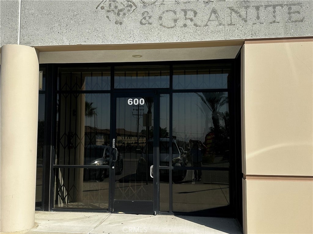 14976 Foothill 600