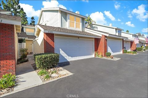 Photo of 21205 Serra Vista, Lake Forest, CA 92630 (MLS # OC25252895)