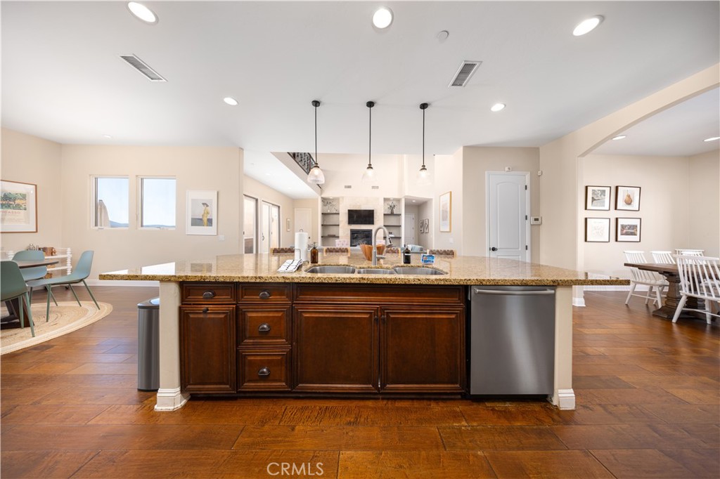 Temecula, California, 92592, United States, 5 Bedrooms Bedrooms, ,4 BathroomsBathrooms,Residential,Active,2025567