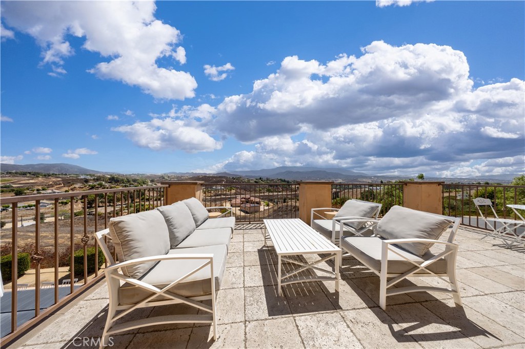 Temecula, California, 92592, United States, 5 Bedrooms Bedrooms, ,4 BathroomsBathrooms,Residential,Active,2025567
