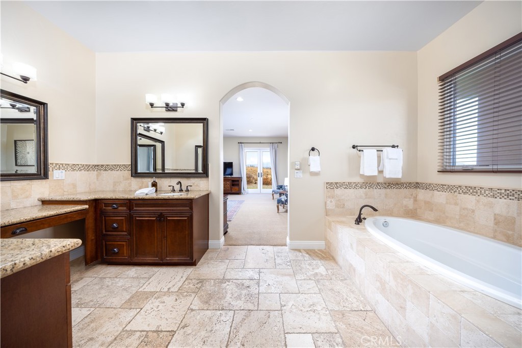Temecula, California, 92592, United States, 5 Bedrooms Bedrooms, ,4 BathroomsBathrooms,Residential,Active,2025567