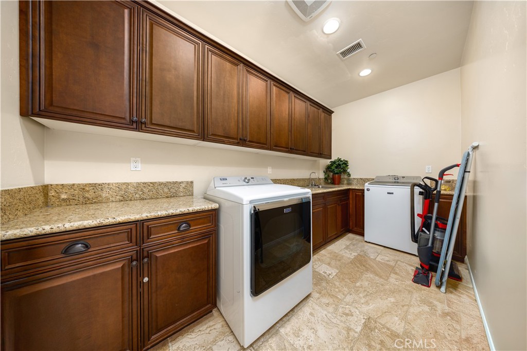 Temecula, California, 92592, United States, 5 Bedrooms Bedrooms, ,4 BathroomsBathrooms,Residential,Active,2025567