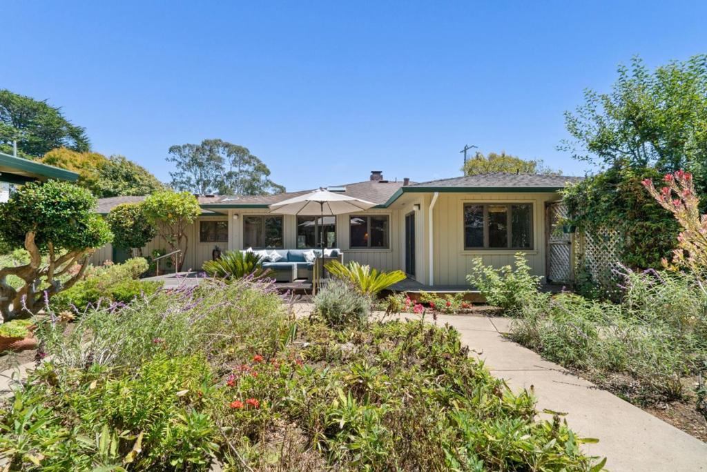 215 Lamanda Drive