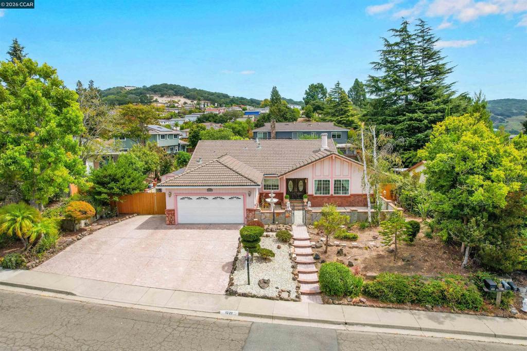 1220 Fascination Cir