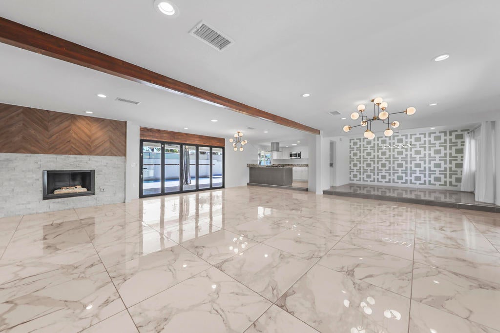 1190 S Calle Marcus