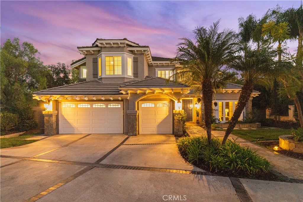 10 Skylark Way