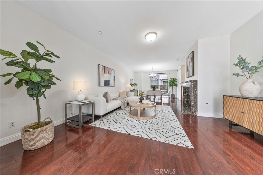 454 W Duarte D