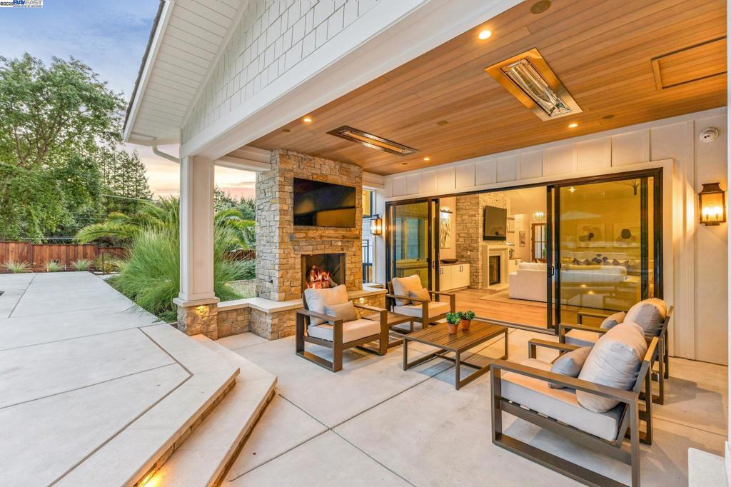 ROUNDHILL - Residential