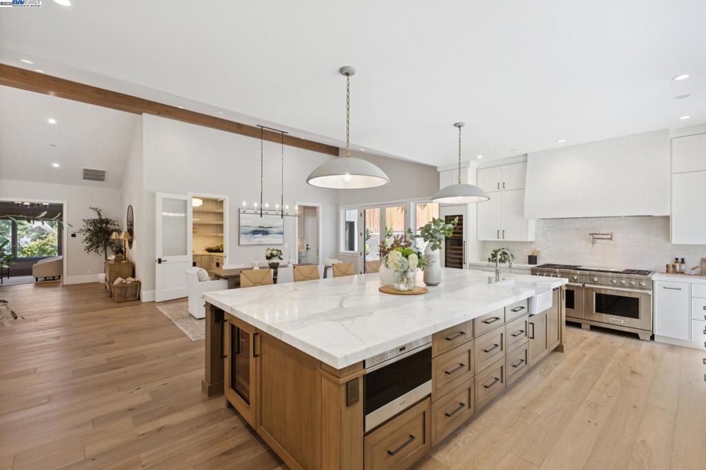 ROUNDHILL - Residential