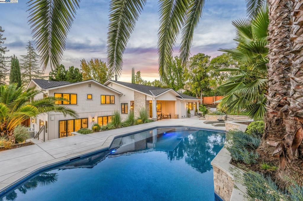 ROUNDHILL - Residential
