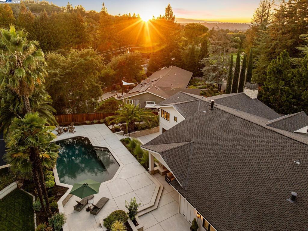 ROUNDHILL - Residential