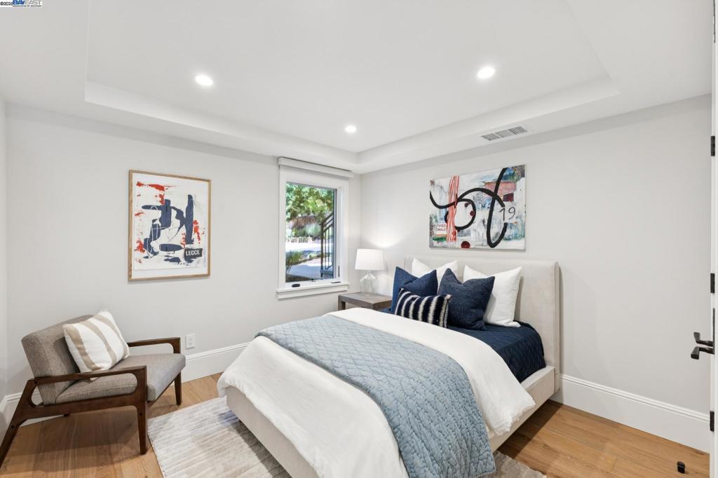 ROUNDHILL - Residential