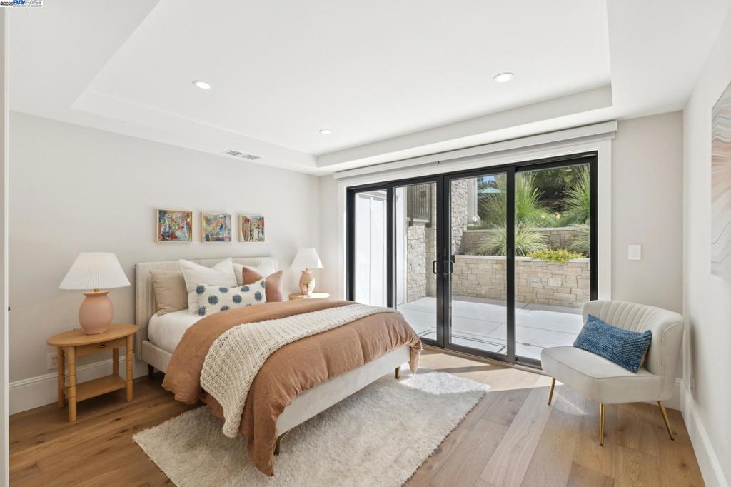 ROUNDHILL - Residential