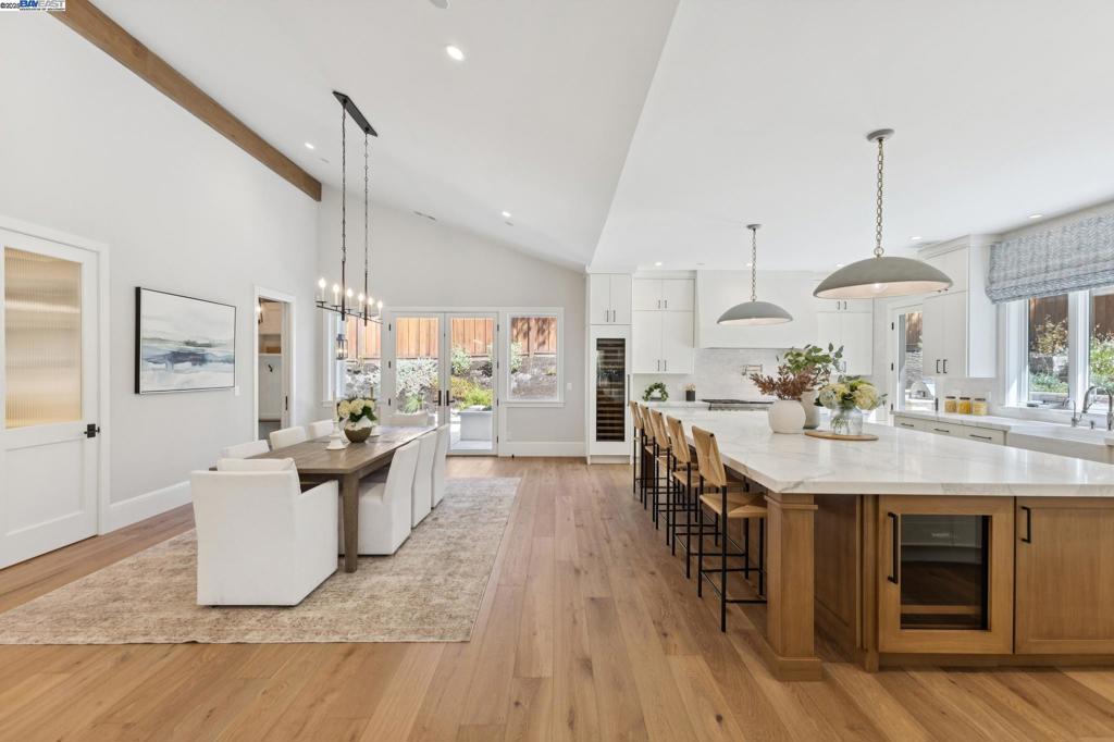 ROUNDHILL - Residential