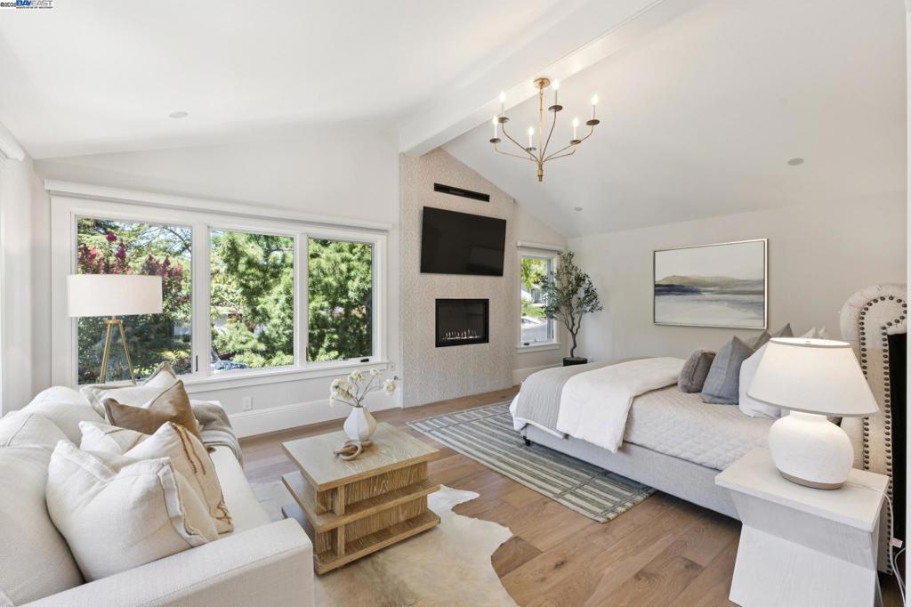 ROUNDHILL - Residential