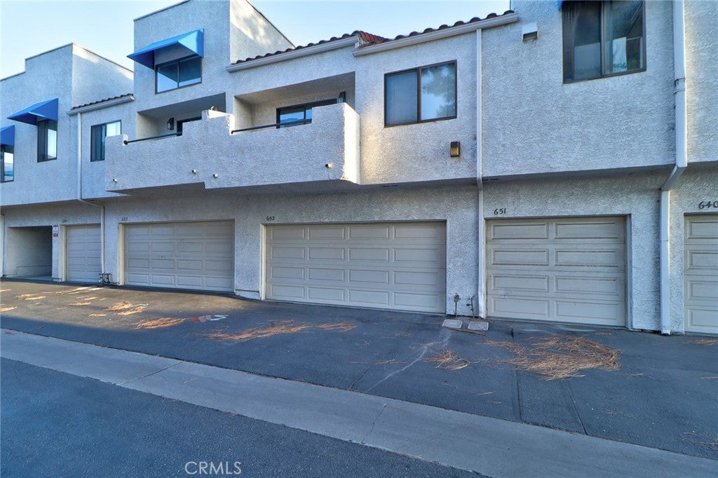 652 Park Shadow Court 39