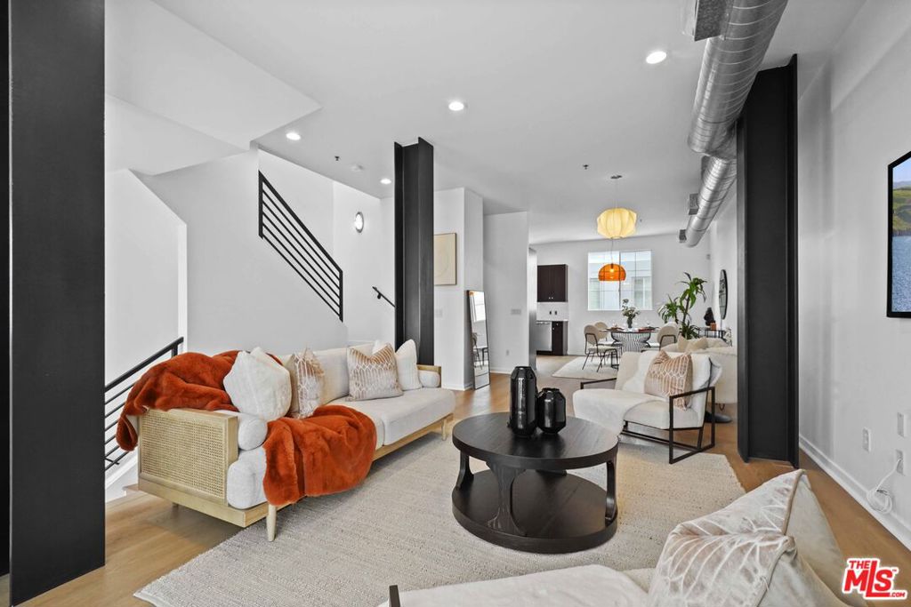 5350 Playa Vista Drive 3