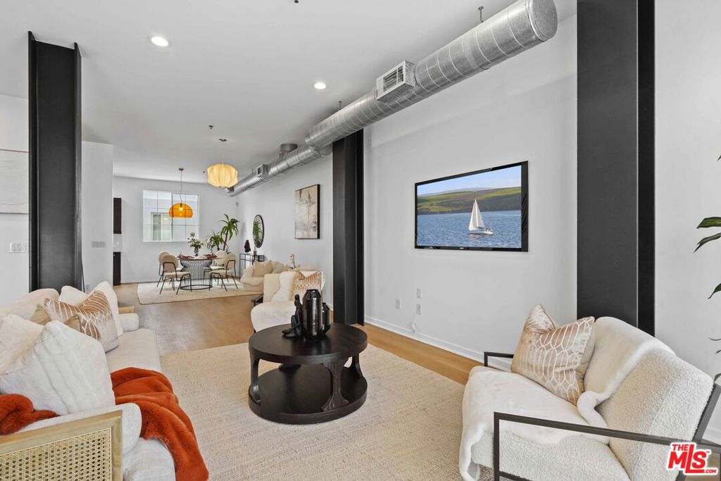 5350 Playa Vista Drive 3