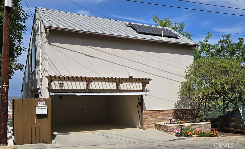 496 Crane Boulevard