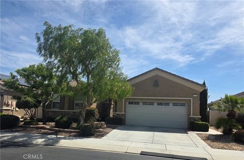 Photo of 10373 Darby Rd, Apple Valley, CA 92308 (MLS # HD26086429)
