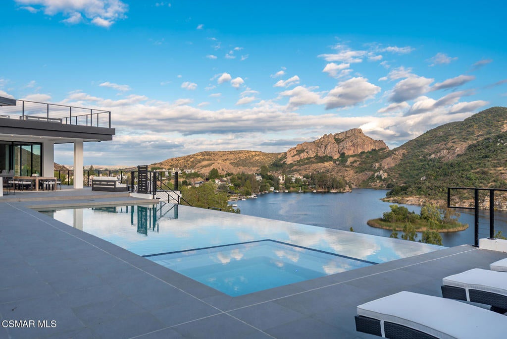461 Lake Sherwood Drive