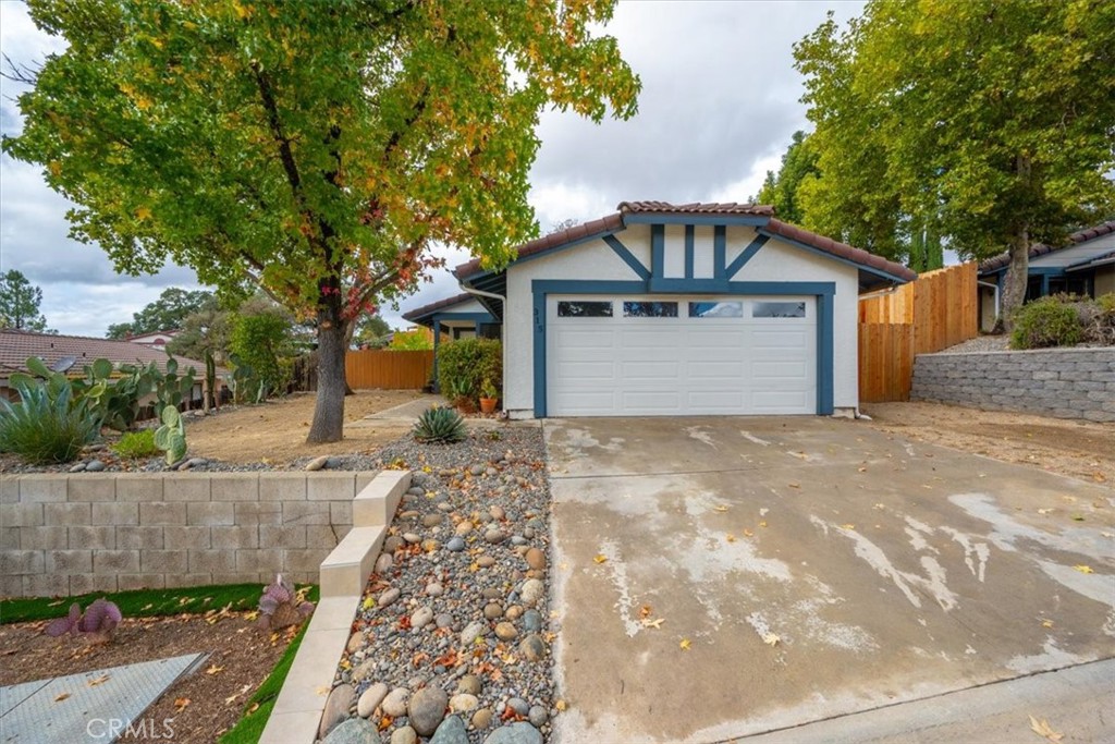 315 Oak Meadow