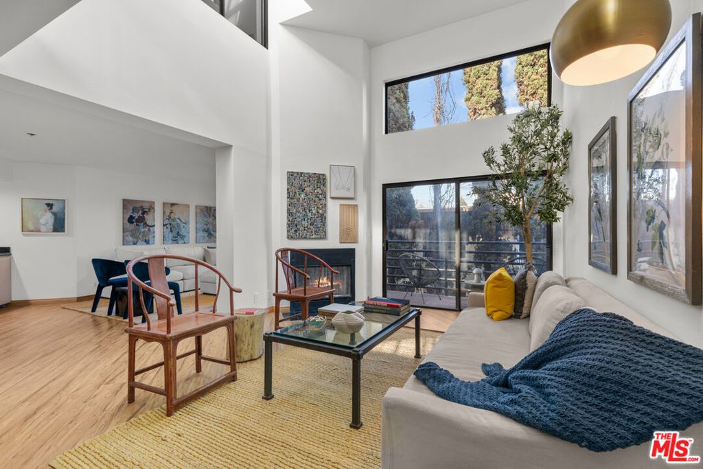 Photo of 12000 Goshen Avenue #303, Los Angeles, CA 90049 (MLS # 25603103)