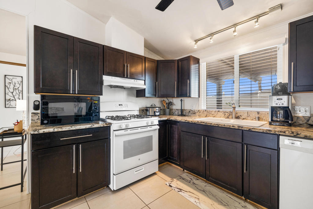 Palm Desert Greens - Manufactured In Park