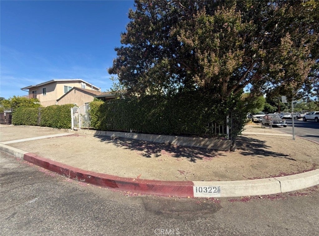 10322 Rincon Avenue