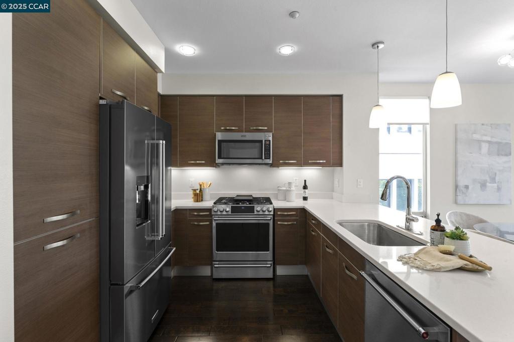 DOWNTOAREA - Residential Lease