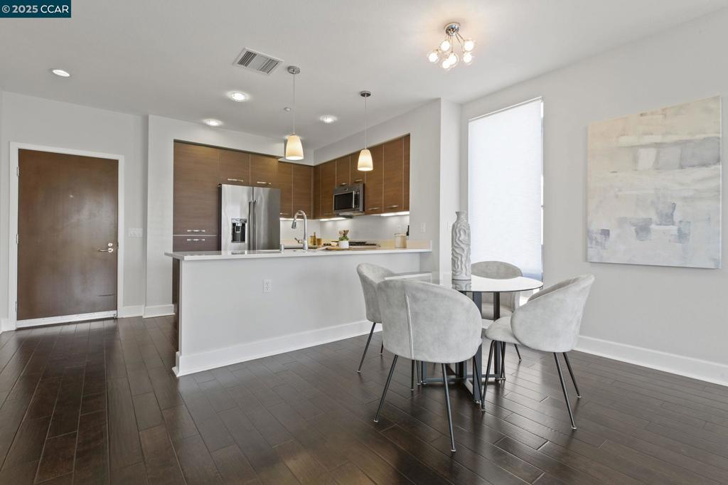DOWNTOAREA - Residential Lease