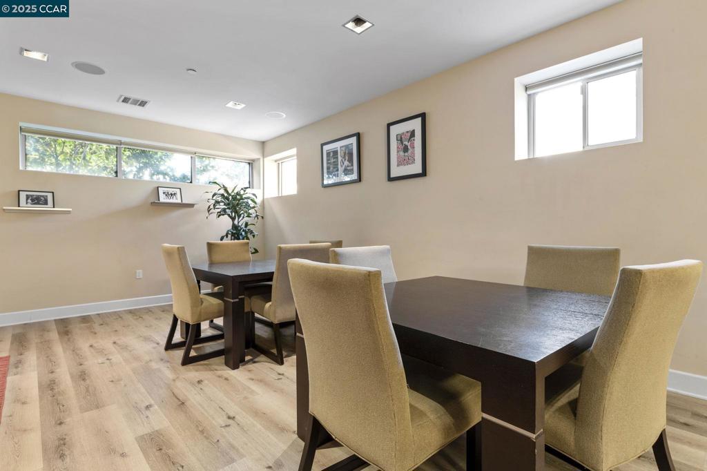 DOWNTOAREA - Residential Lease