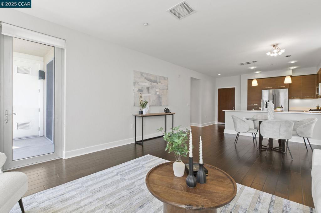 DOWNTOAREA - Residential Lease