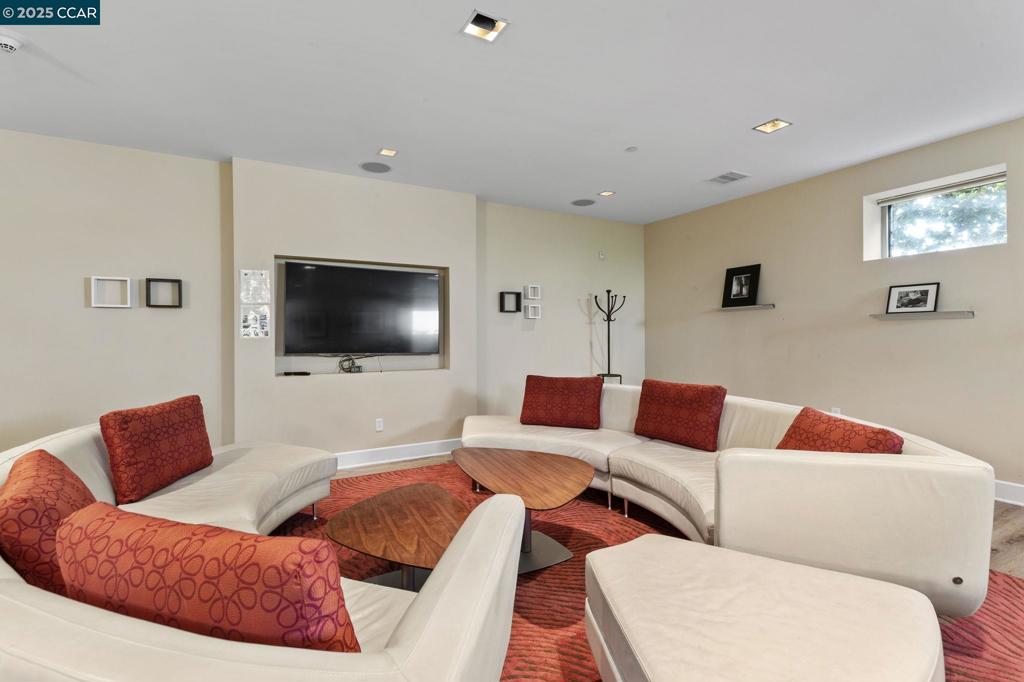 DOWNTOAREA - Residential Lease