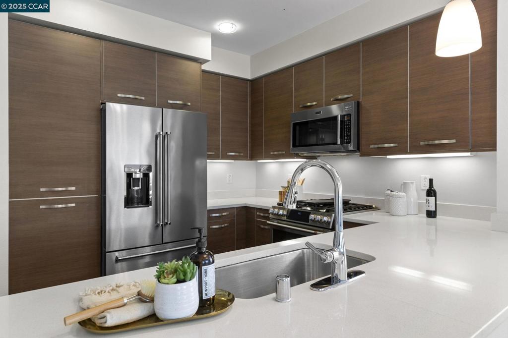 DOWNTOAREA - Residential Lease