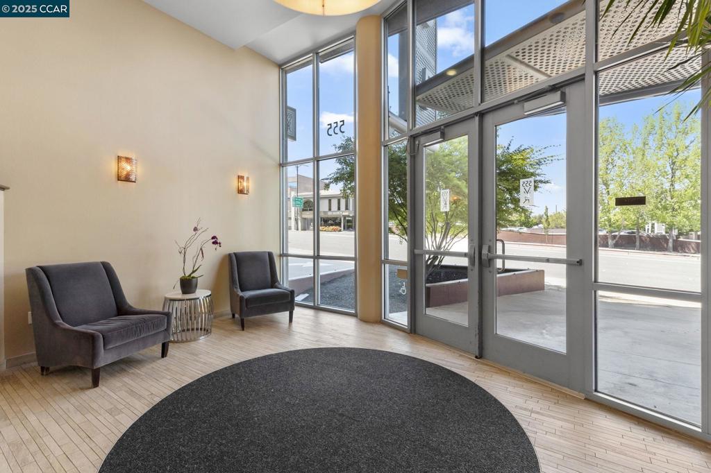 DOWNTOAREA - Residential Lease