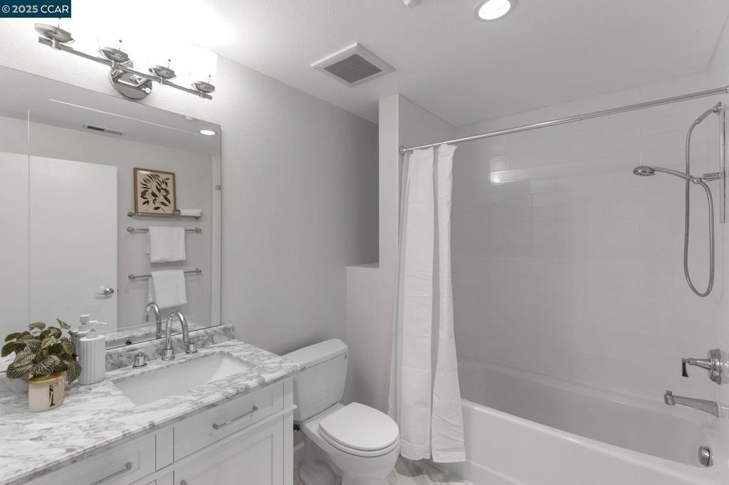DOWNTOAREA - Residential Lease