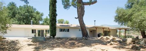 Photo of 12145 Twin Springs Road, Descanso, CA 91916 (MLS # SR26044872)