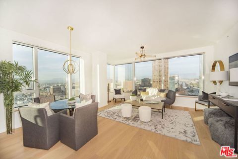 Photo of 889 Francisco Street #1008, Los Angeles, CA 90017 (MLS # 26727737)