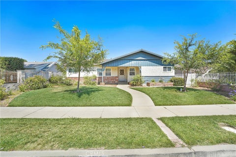 Photo of 10352 Hayvenhurst AVE, Granada Hills, CA 91344 (MLS # SR26144902)