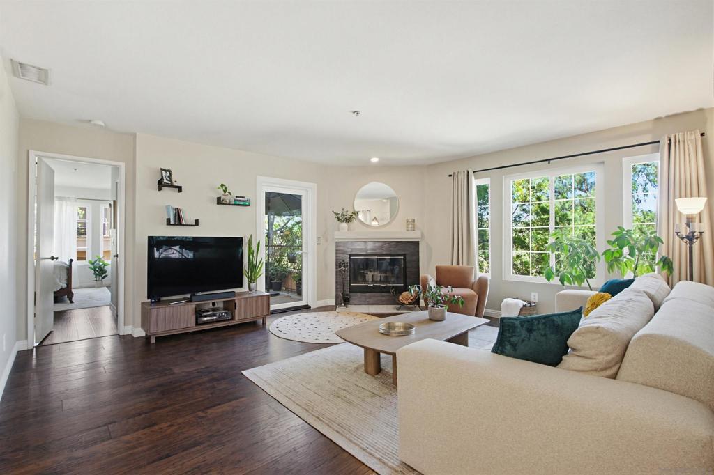 18650 Caminito Cantilena 296, San Diego CA 92128