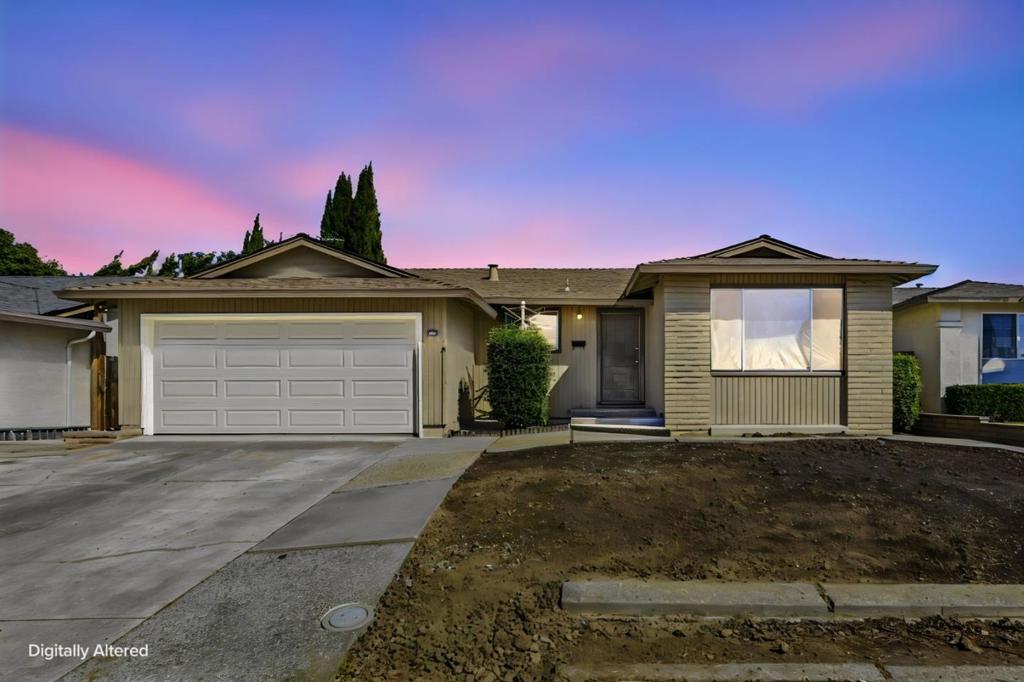 1512 Queens Crossing Drive