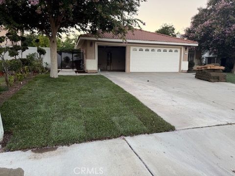 1041 S Helena St Colton CA 92324