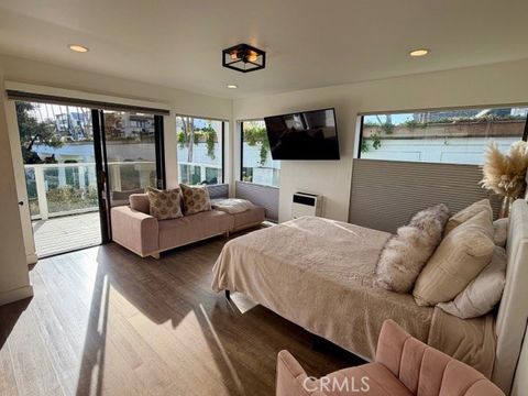 Photo of 400 Goldenrod Avenue, Corona Del Mar, CA 92625 (MLS # OC26048670)