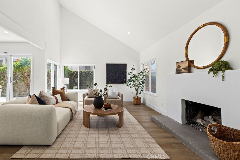 937 Carnation