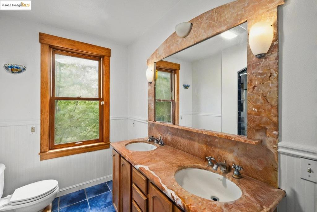 MONTCLAIR - Residential